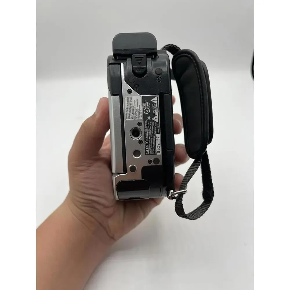 SONY Video Handycam Camcorder with 40x Optical Zoom Digital DCR-DVD610 DVD